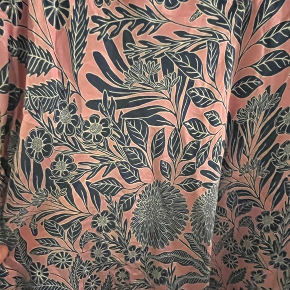 J.crew v neck 100% silk tank top - Picture 4 of 4